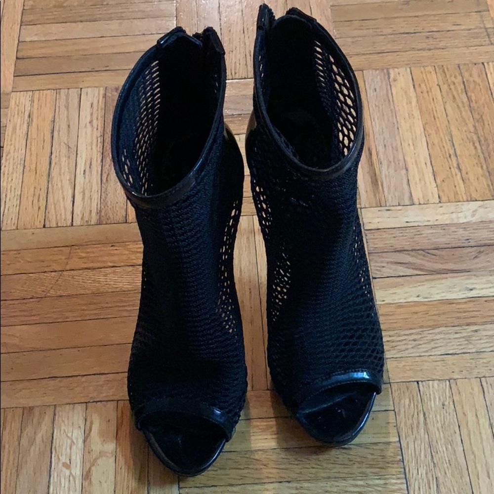 B by Brian Atwood mesh booties sz 8.5